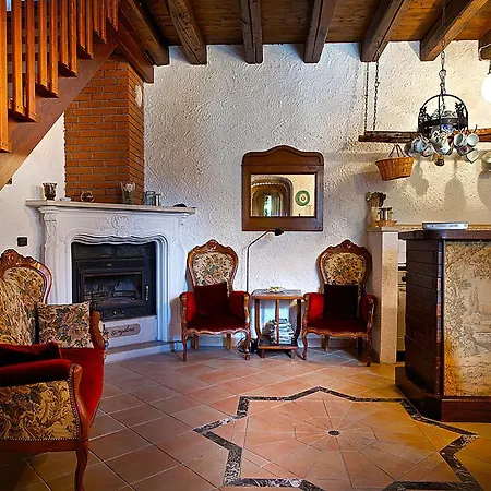 In Italy With Alpine Fireplace Tatil Evi Ponte nellʼAlpi