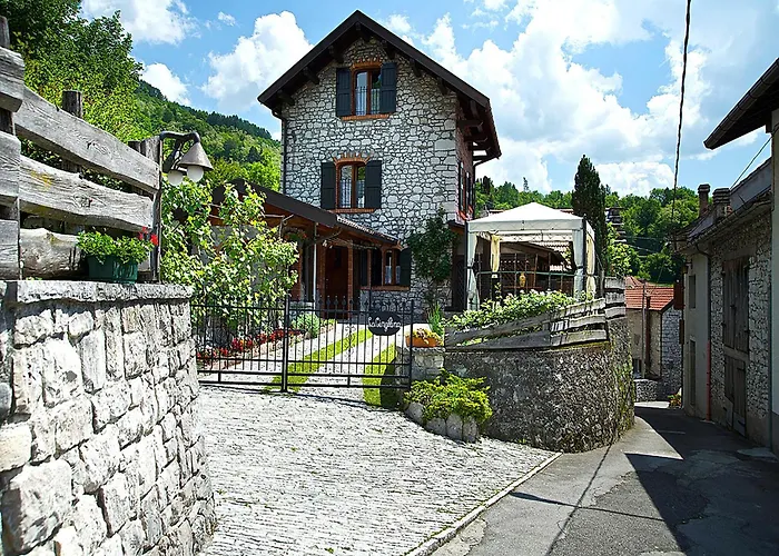 In Italy With Alpine Fireplace * Понте-нелле-Альпи