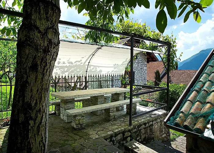 Дом отдыха In Italy With Alpine Fireplace